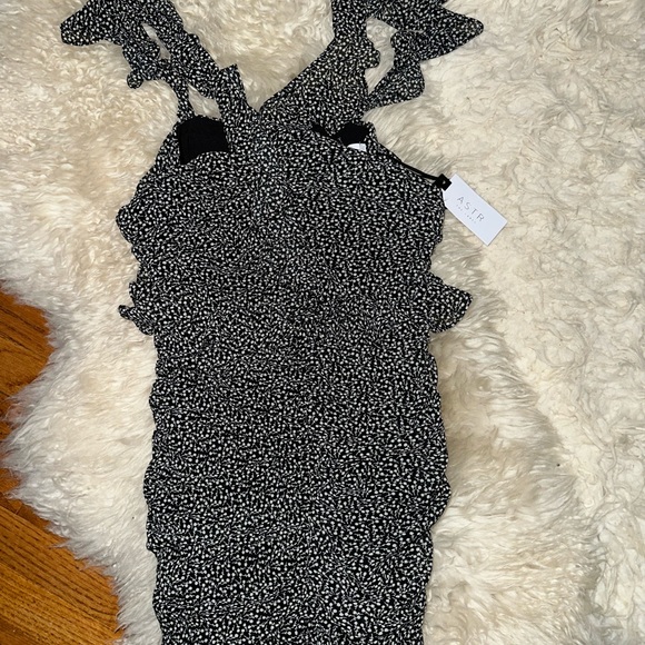 ASTR the label Zinnia Dress - Picture 4 of 4